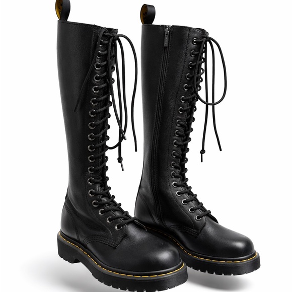 Dr. Martens Shoes - Dr. Martens 1B60 BEX 20 hole rare boots